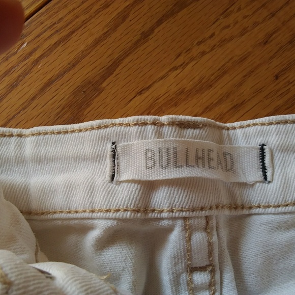 Shorts - Picture 2 of 3